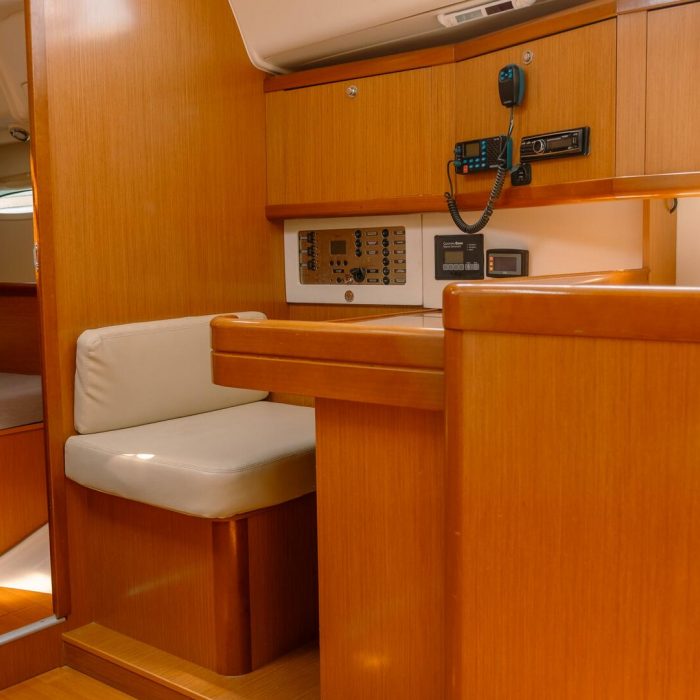 Premium | Oceanis 40 photo 26