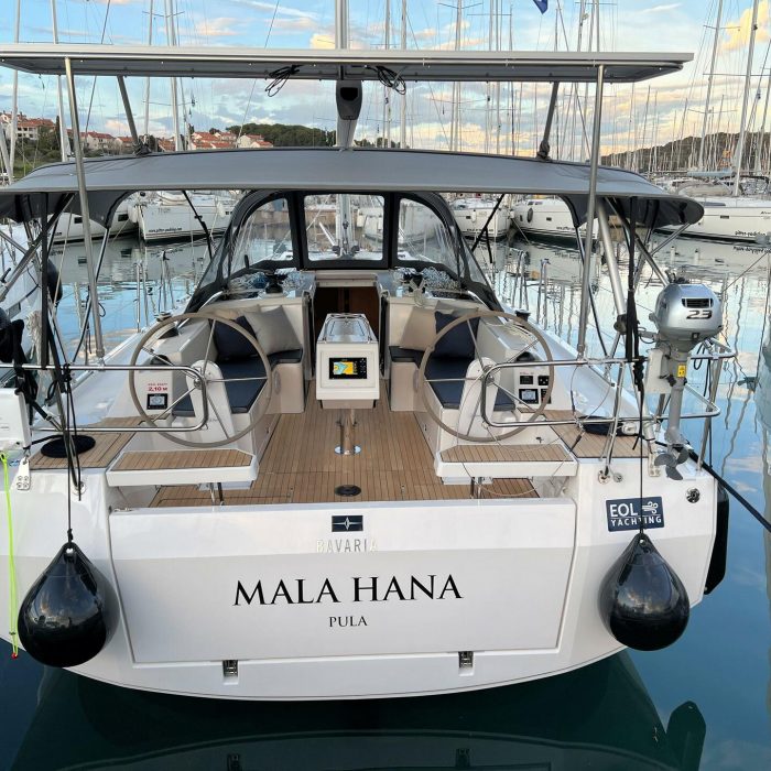 Mala Hana | Bavaria C38 photo 15