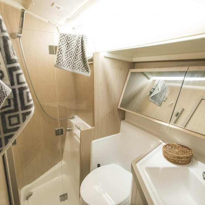 Hydros - Standard line | Oceanis 41.1 photo 9