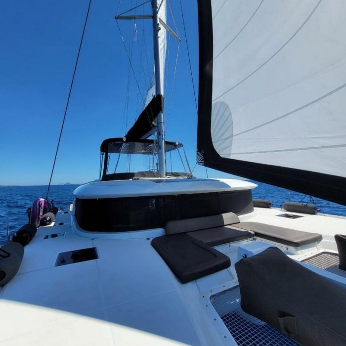 WHITE PEARL | Lagoon 46 photo 2