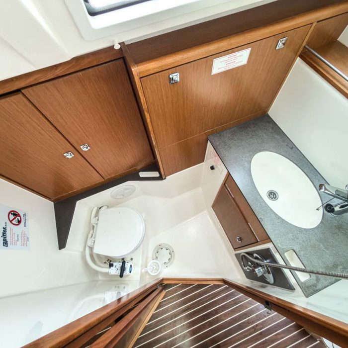 Astravi | Bavaria Cruiser 37 photo 41