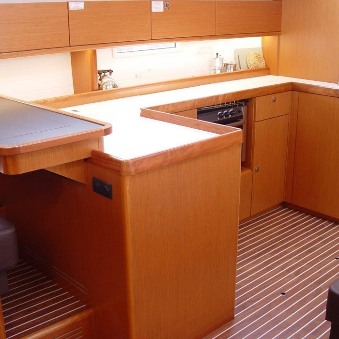 Astra | Bavaria Cruiser 51 photo 10
