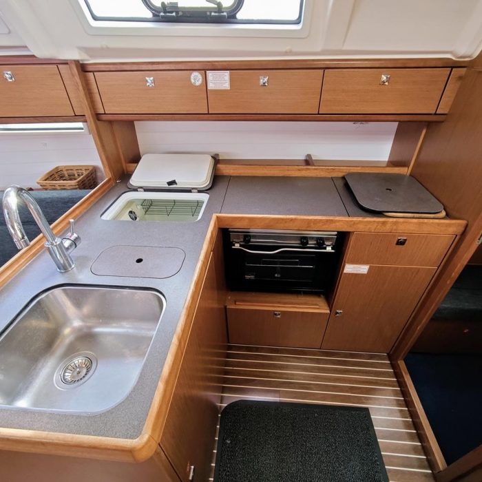 Hana | Bavaria Cruiser 37 photo 7