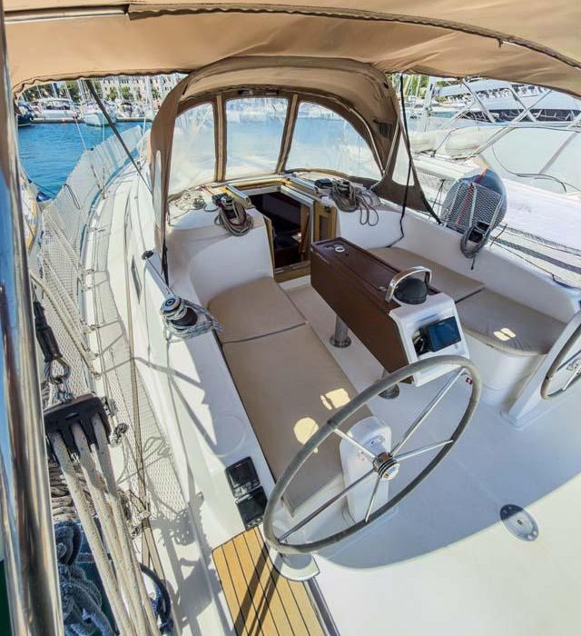 Astravi | Bavaria Cruiser 37 photo 10