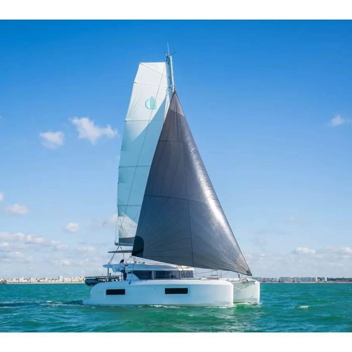 Blue Willi | Lagoon 38 photo 4
