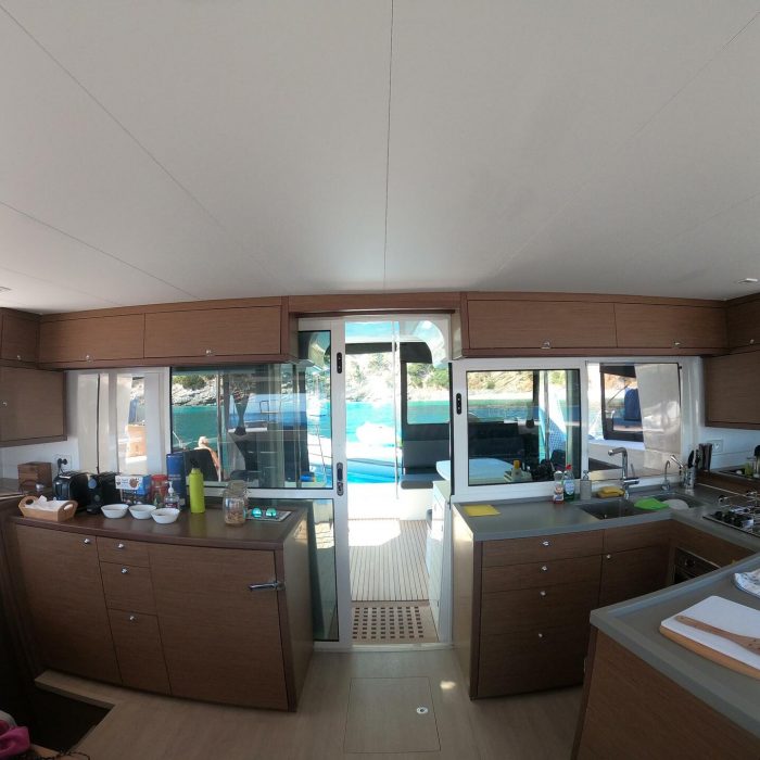 Evi | Lagoon 450 Fly photo 16