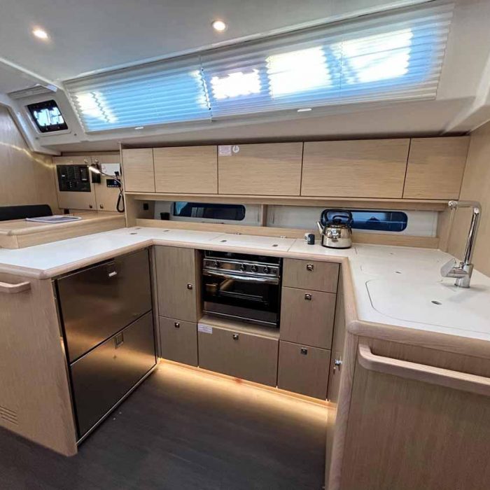 Penelope | Bavaria C46 photo 8