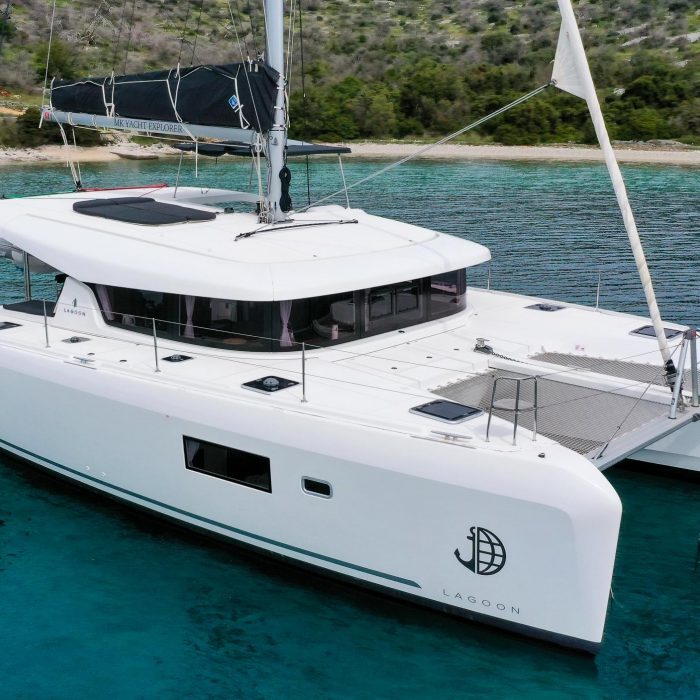 Vesper | Lagoon 42 photo 2