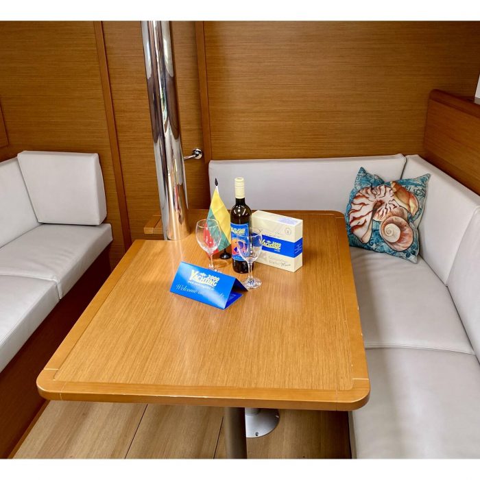 Santana | Sun Odyssey 389 photo 3
