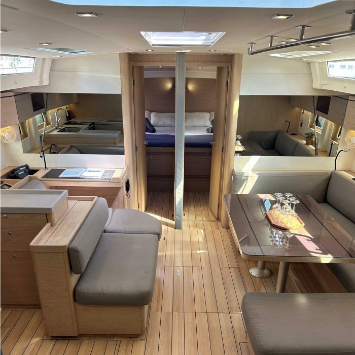 Barracuda (Refit 2026 - A/C - Generator - Electric Heads - 12 Pax) | Oceanis 51.1 photo 22