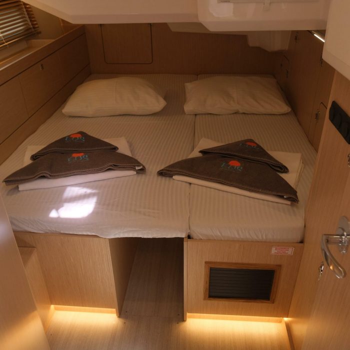 Daviana | Bavaria C46 photo 10