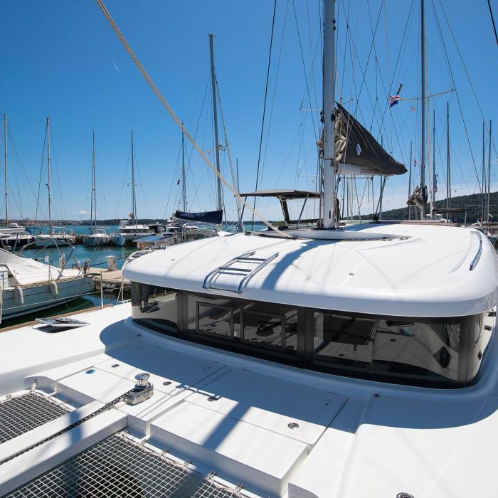 Yolo | Lagoon 40 photo 2