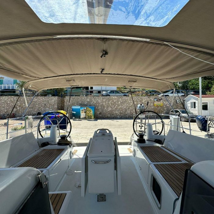Izzy | Sun Odyssey 490 photo 12