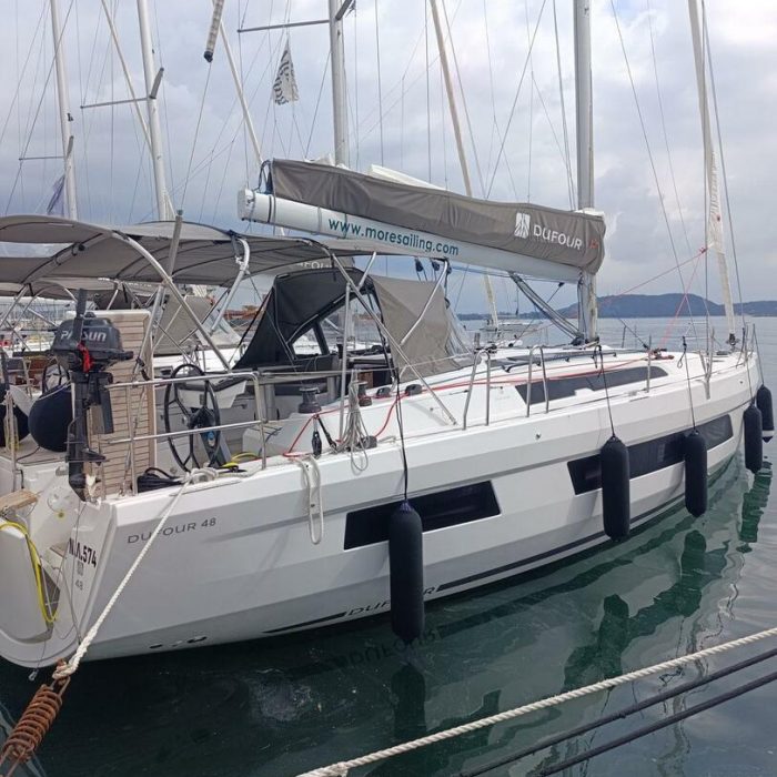 Luna | Dufour 48 Cat photo 1