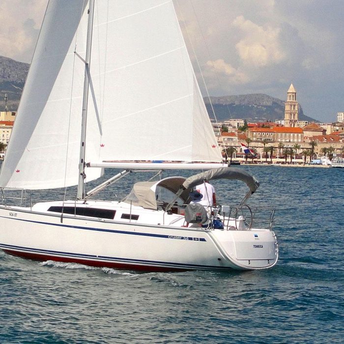 Tonkica | Bavaria Cruiser 34 photo 8