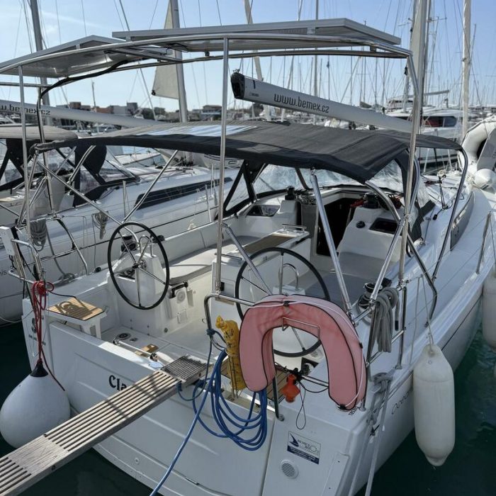Clara | Oceanis 34.1 photo 1