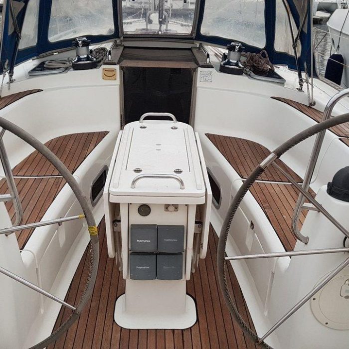 Srna | Bavaria 49 photo 2