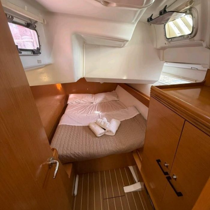 Freya | Sun Odyssey 42DS photo 11