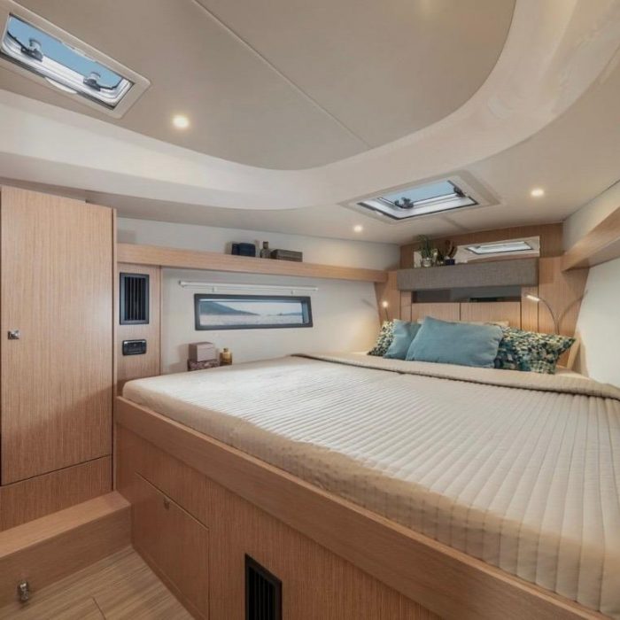 Horizon | Bavaria C42 photo 9