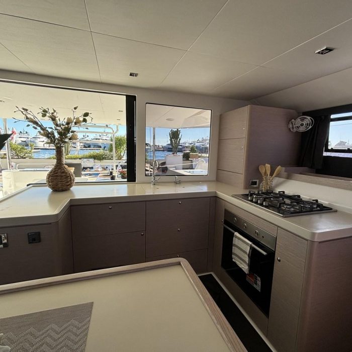 Siente El Mar | Dufour 48 Catamaran - 5 + 1 cab. photo 9