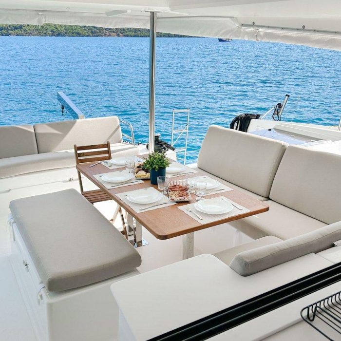 Angara | Fountaine Pajot Tanna 47 photo 10