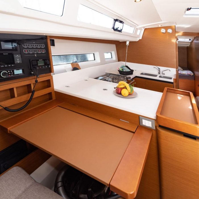 free elli | Sun Odyssey 440 - 4 cab. photo 8 free elli | Sun Odyssey 440 - 4 cab. photo 8