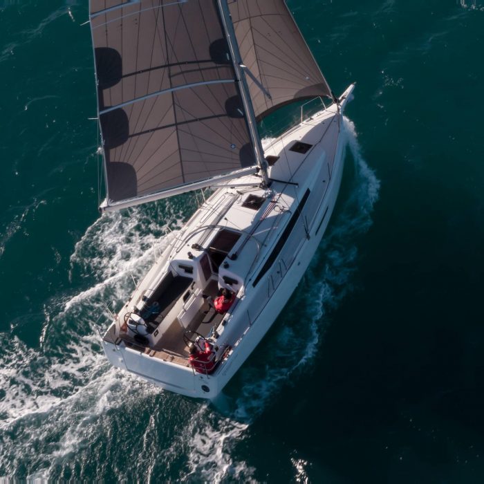 Moon Kiss | Sun Odyssey 380 photo 1