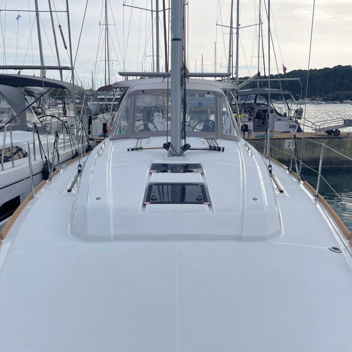 Jana | Oceanis 38.1 photo 2