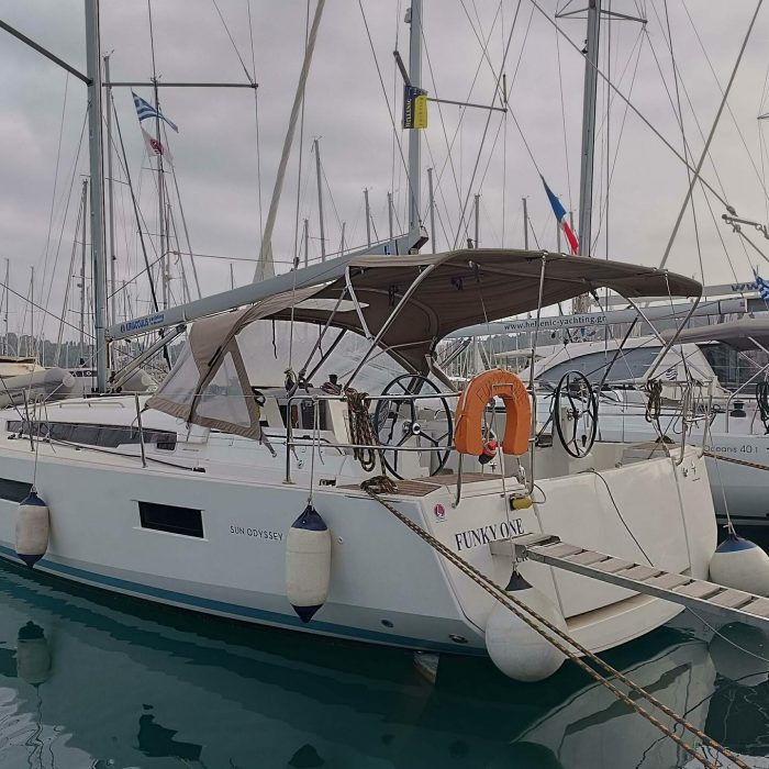 FUNKY ONE | Sun Odyssey 440 photo 3