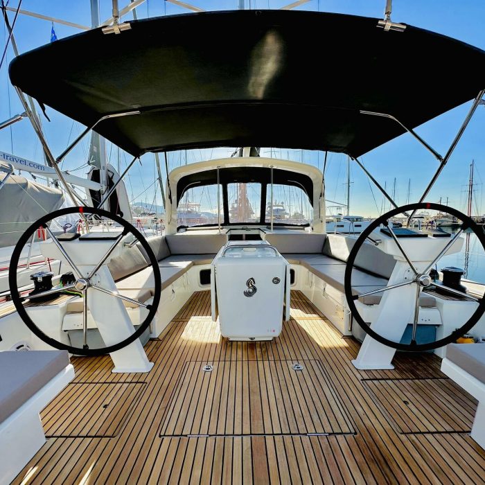 Barracuda (Refit 2026 - A/C - Generator - Electric Heads - 12 Pax) | Oceanis 51.1 photo 2