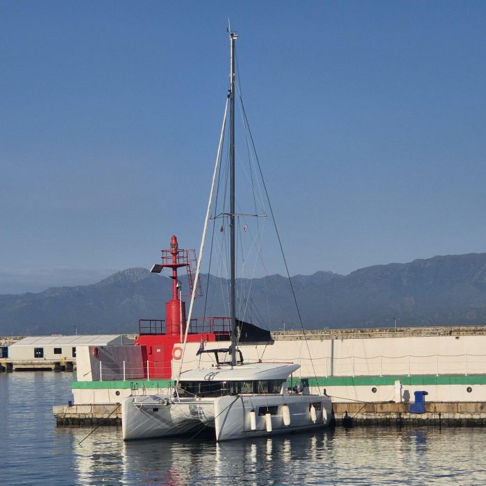 Nina II | Lagoon 40 photo 6