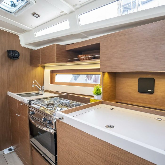 First Dream | Oceanis 37.1 photo 7