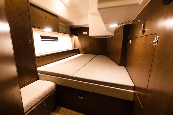 Elli | Bavaria C57 - 4 + 1 cab. photo 16