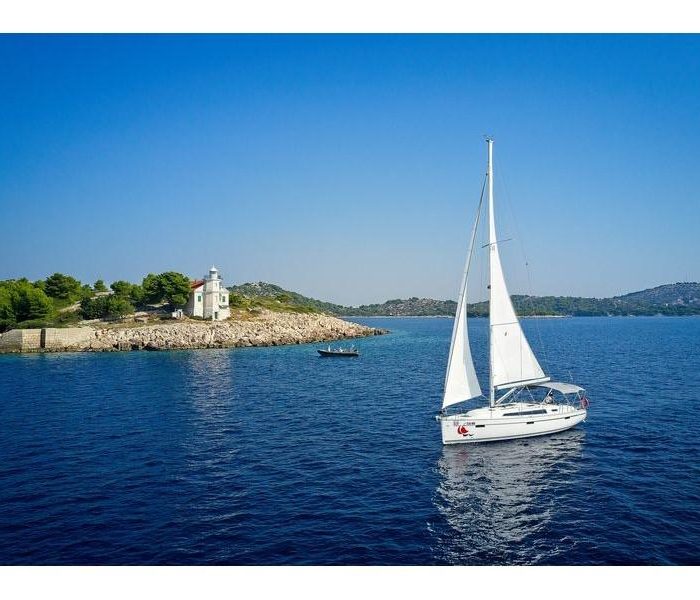 MH 63 | Bavaria Cruiser 41 photo 7
