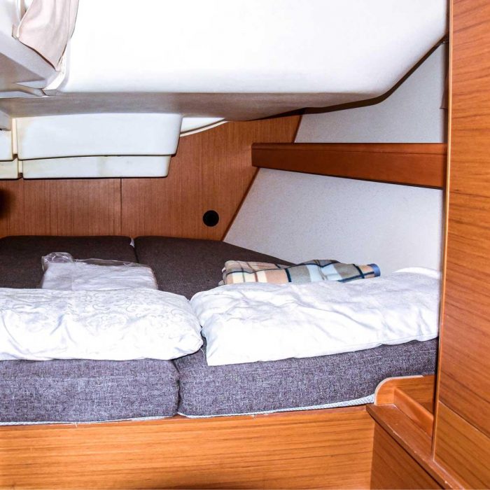 Cassiopea | Sun Odyssey 42 i photo 9