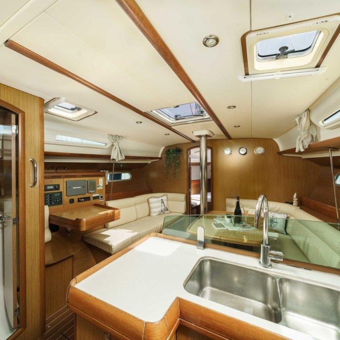 Ema | Sun Odyssey 42i photo 30