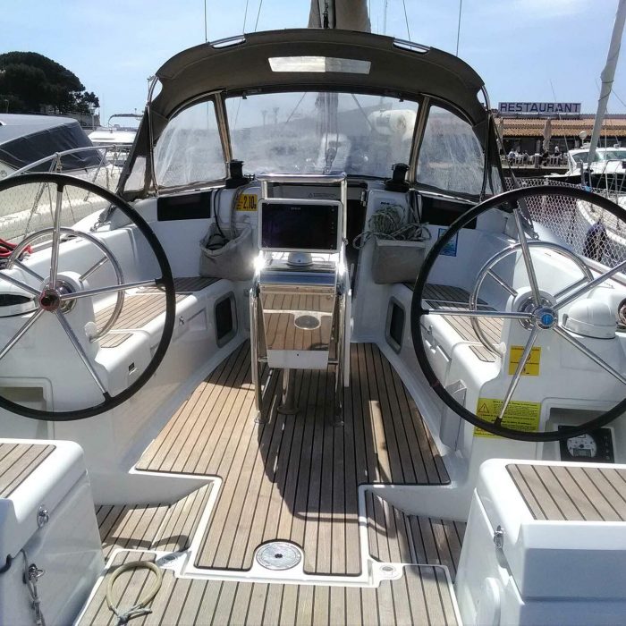 Comanegra | Sun Odyssey 419 photo 6 Comanegra | Sun Odyssey 419 photo 6