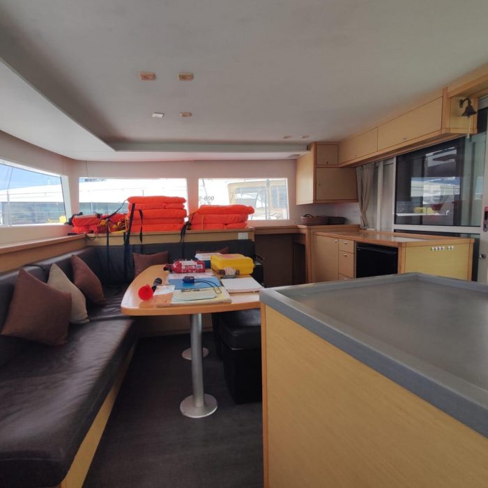 Maui | Lagoon 450 Sport photo 19