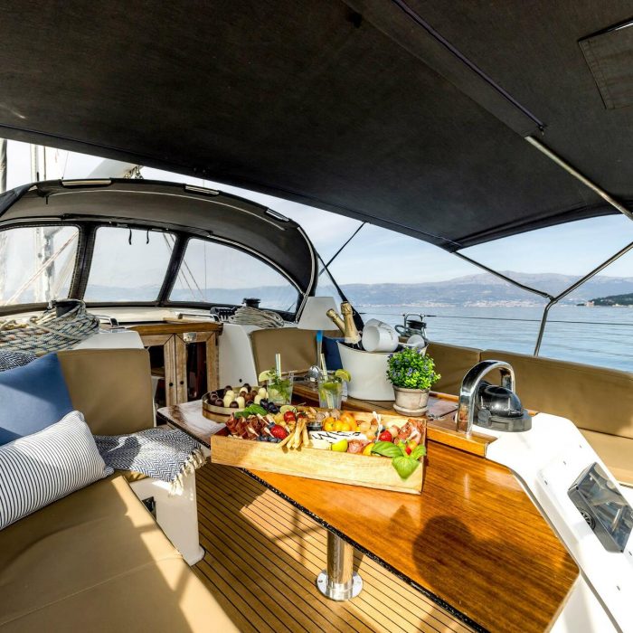 Bella Vita | Bavaria Cruiser 46 photo 2