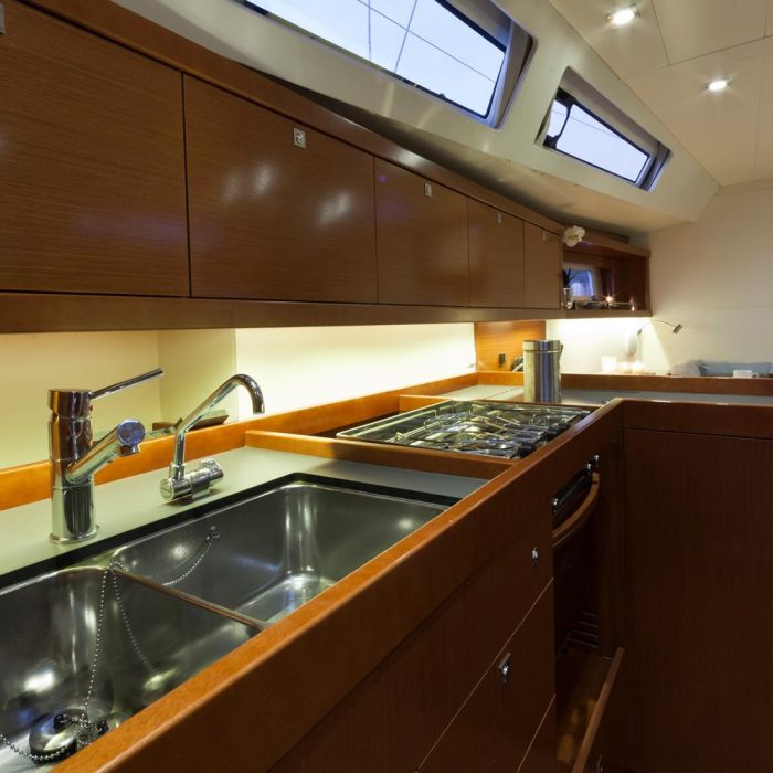 BELEZA - | AC | Bowthruster | Solar P photo 7 BELEZA - | AC | Bowthruster | Solar P photo 7