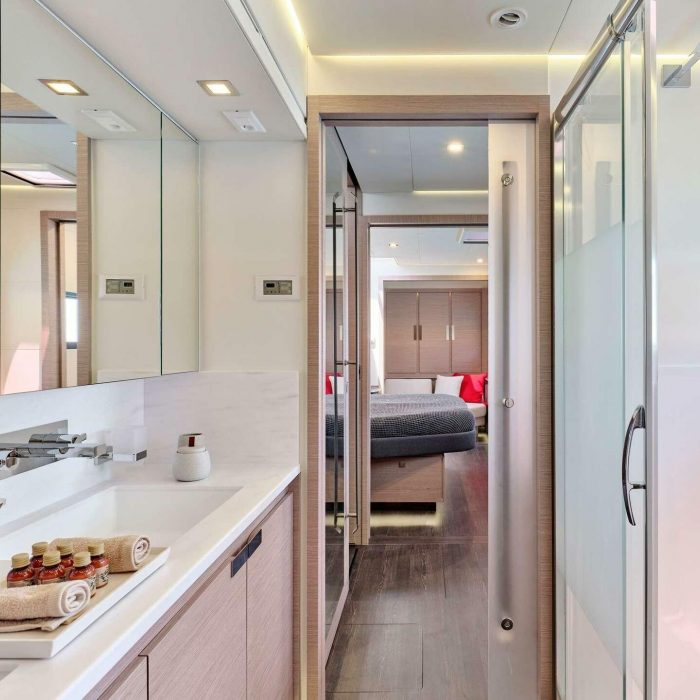 Alexandra II | Fountaine Pajot Alegria 67 photo 9