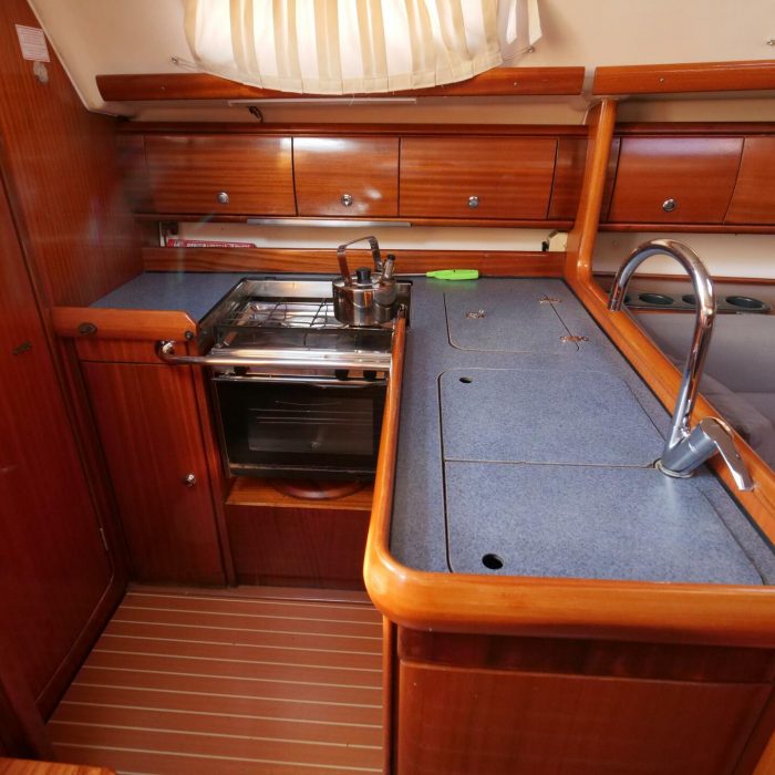 Altair | Bavaria 36 photo 13