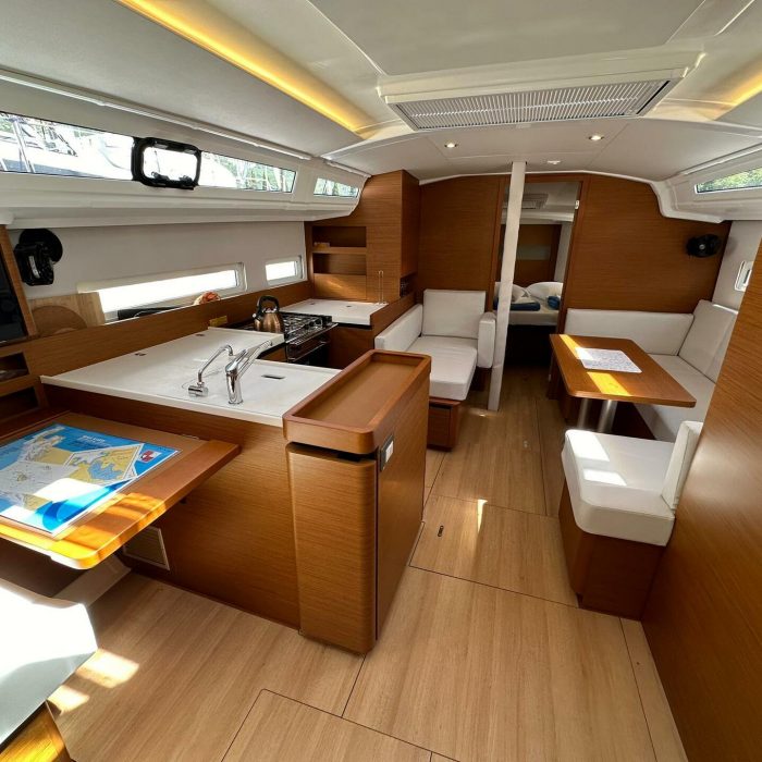 Bobo | Sun Odyssey 410 photo 9
