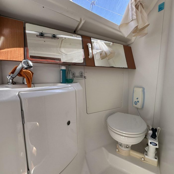 Blu | Oceanis 34 photo 22