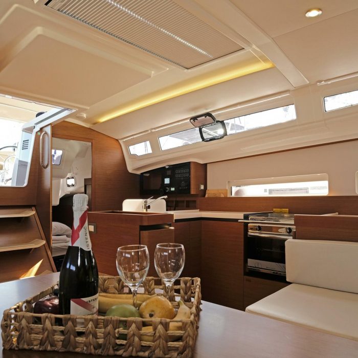 Bella Ciao | Sun Odyssey 410 photo 10