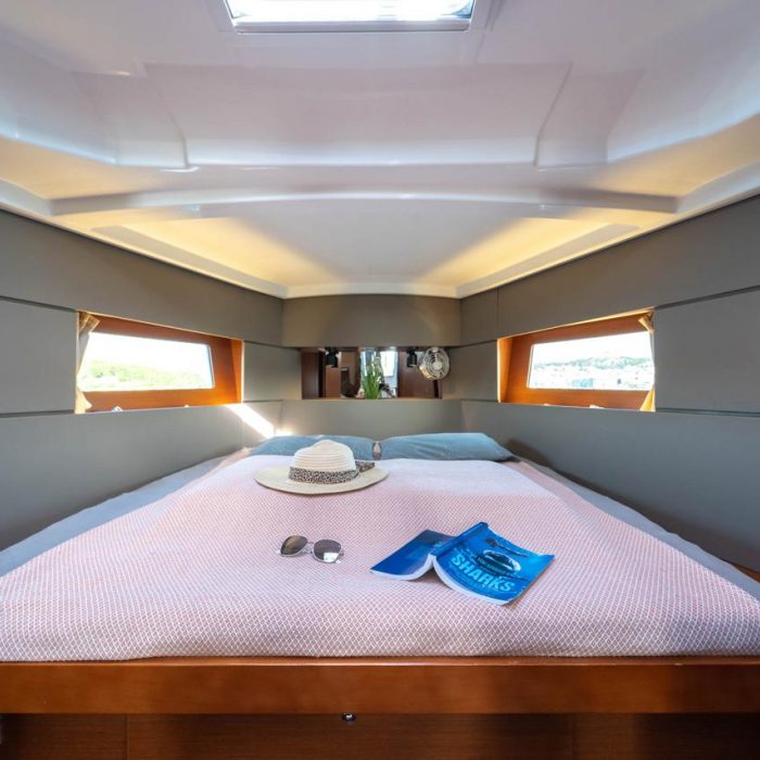 Aphrodite | Oceanis 38 photo 17