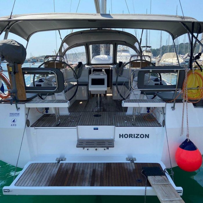 Horizon | Bavaria C42 photo 2