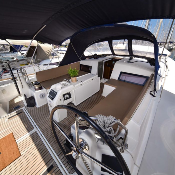 Swannabe | Sun Odyssey 490 photo 7