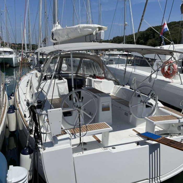 Gwada | Oceanis 38.1 photo 2