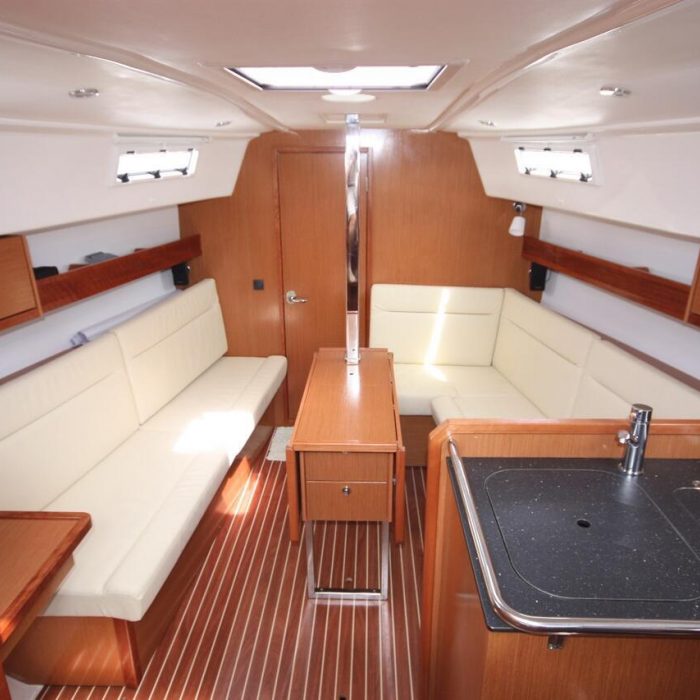 Big Kahuna | Bavaria Cruiser 32 photo 7